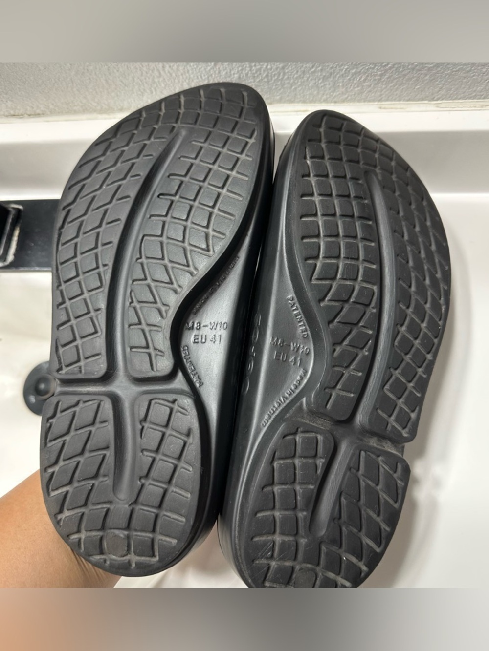Women's OOfos OOahh Slide Sandal - Picture 6 of 8